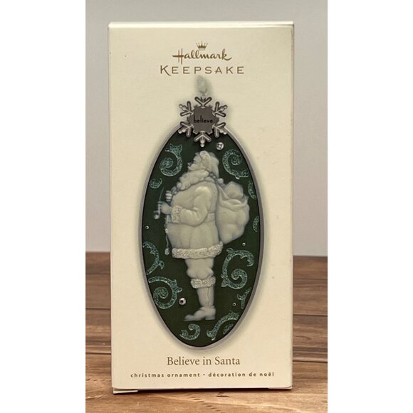 2010 HALLMARK KEEPSAKE ORNAMENT QXG3533 BELIEVE IN SANTA BY JULIE FORSYTH - Picture 2 of 10